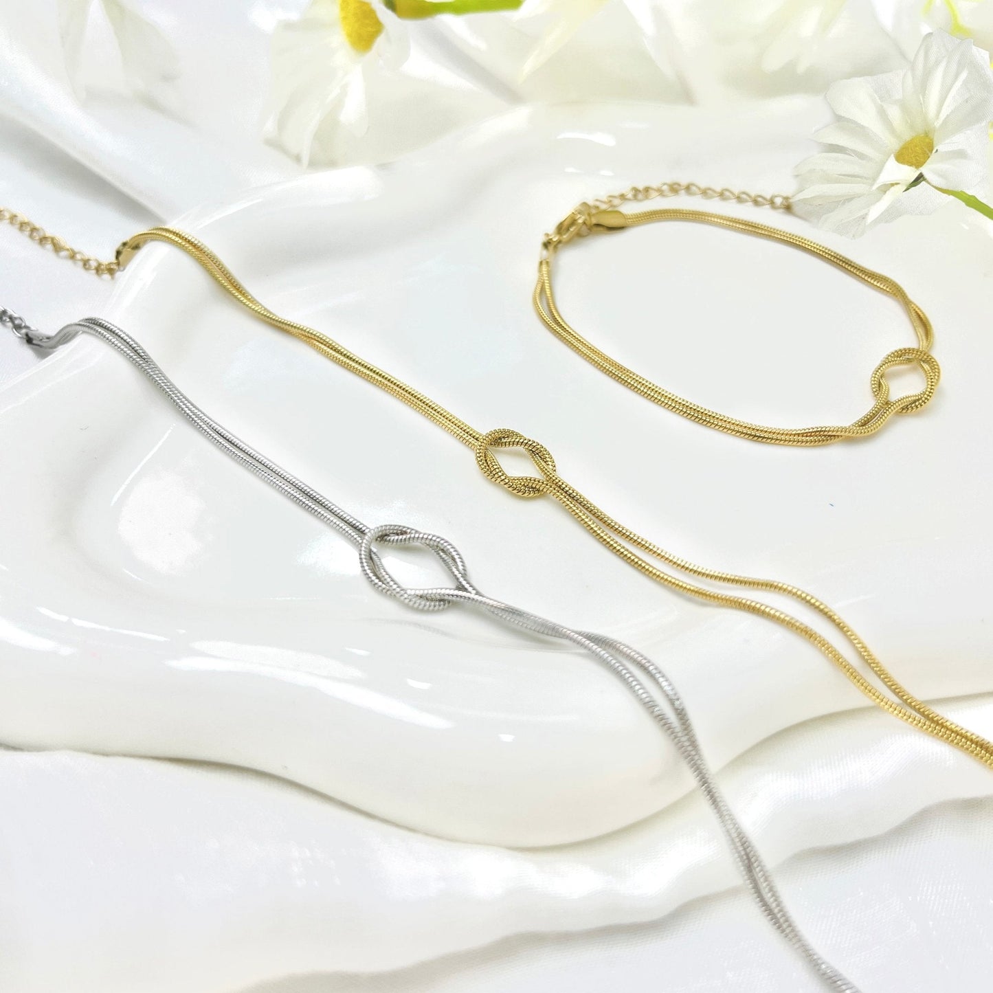Bestfriends Bond Knot Bracelets - Hidden Forever
