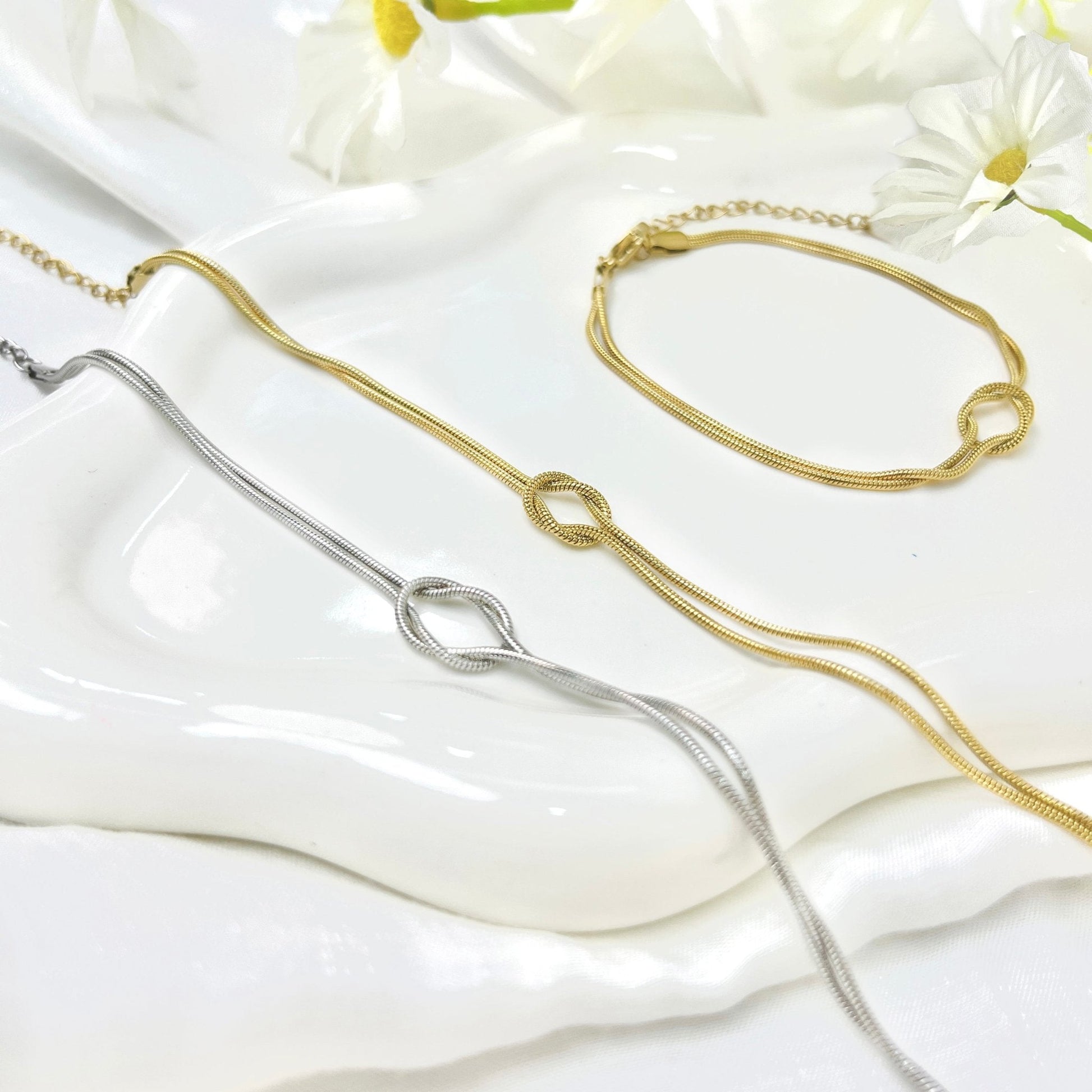 Bestfriends Bond Knot Bracelets - Hidden Forever
