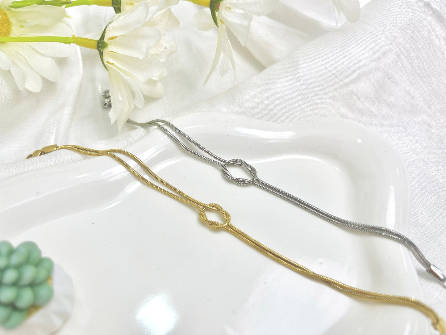 Bestfriends Bond Knot Bracelets - Hidden Forever